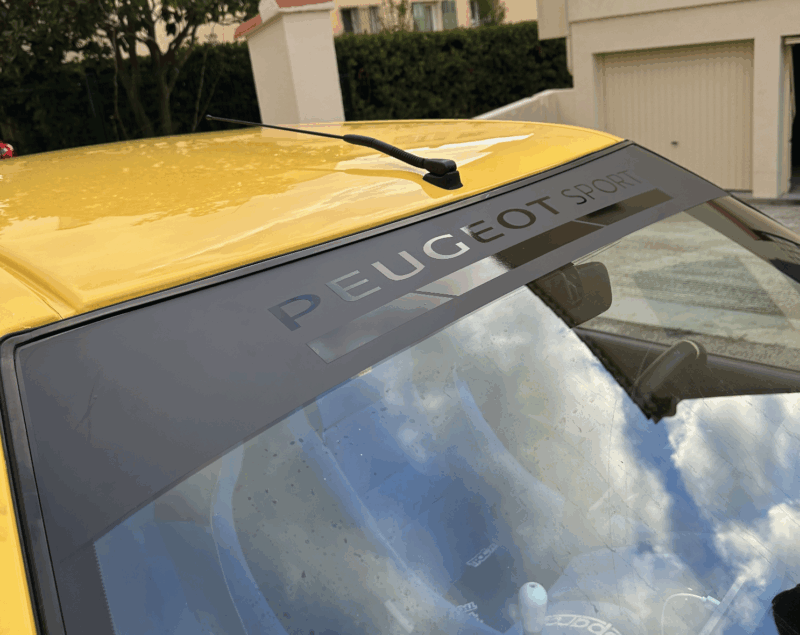 bandeau-pare-soleil-noir-mat-peugeot-106-peugeot-sport.png